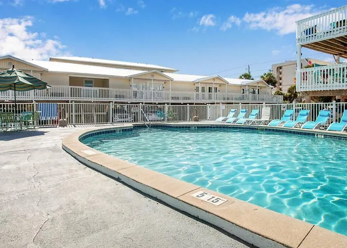 Snowbird Retreat, Pool & Beach Access